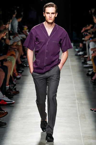 Look 18